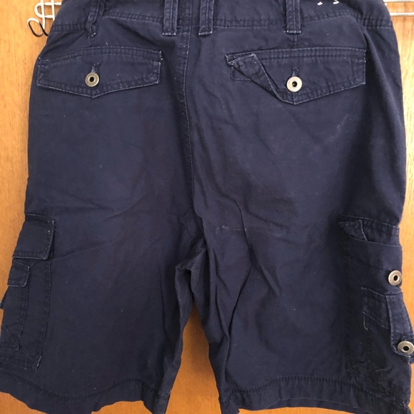 Express for men navy blue cargo shorts - Picture 2 of 3